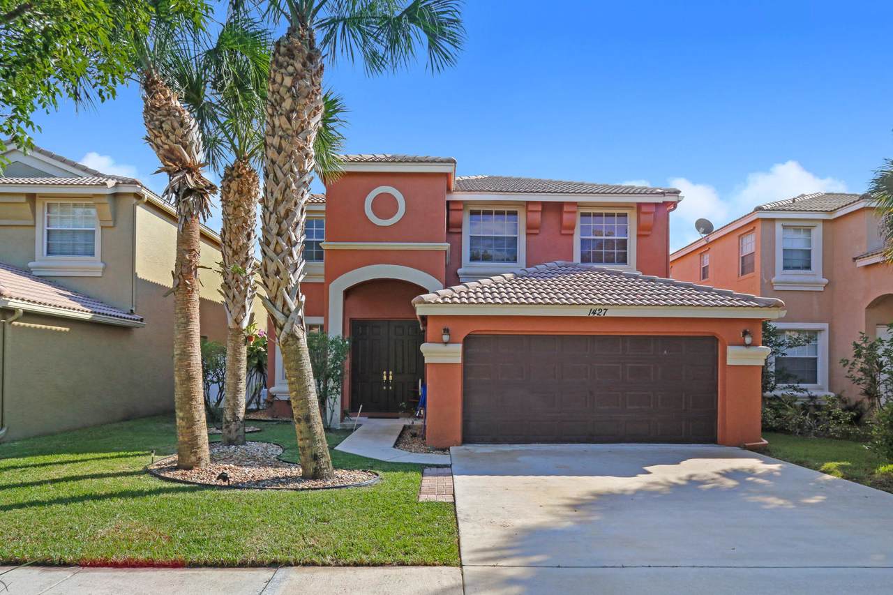 1427 Briar Oak Drive - Photo 1
