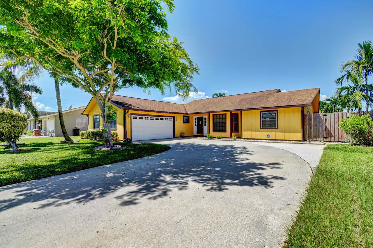 5357 Sandhurst Circle - Photo 1