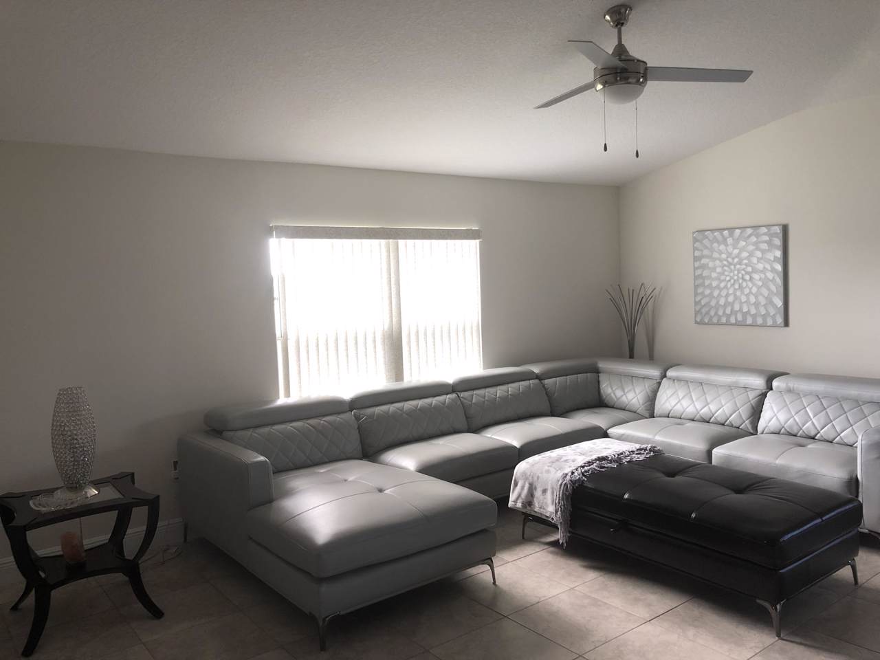 801 Desmoines Place - Photo 1
