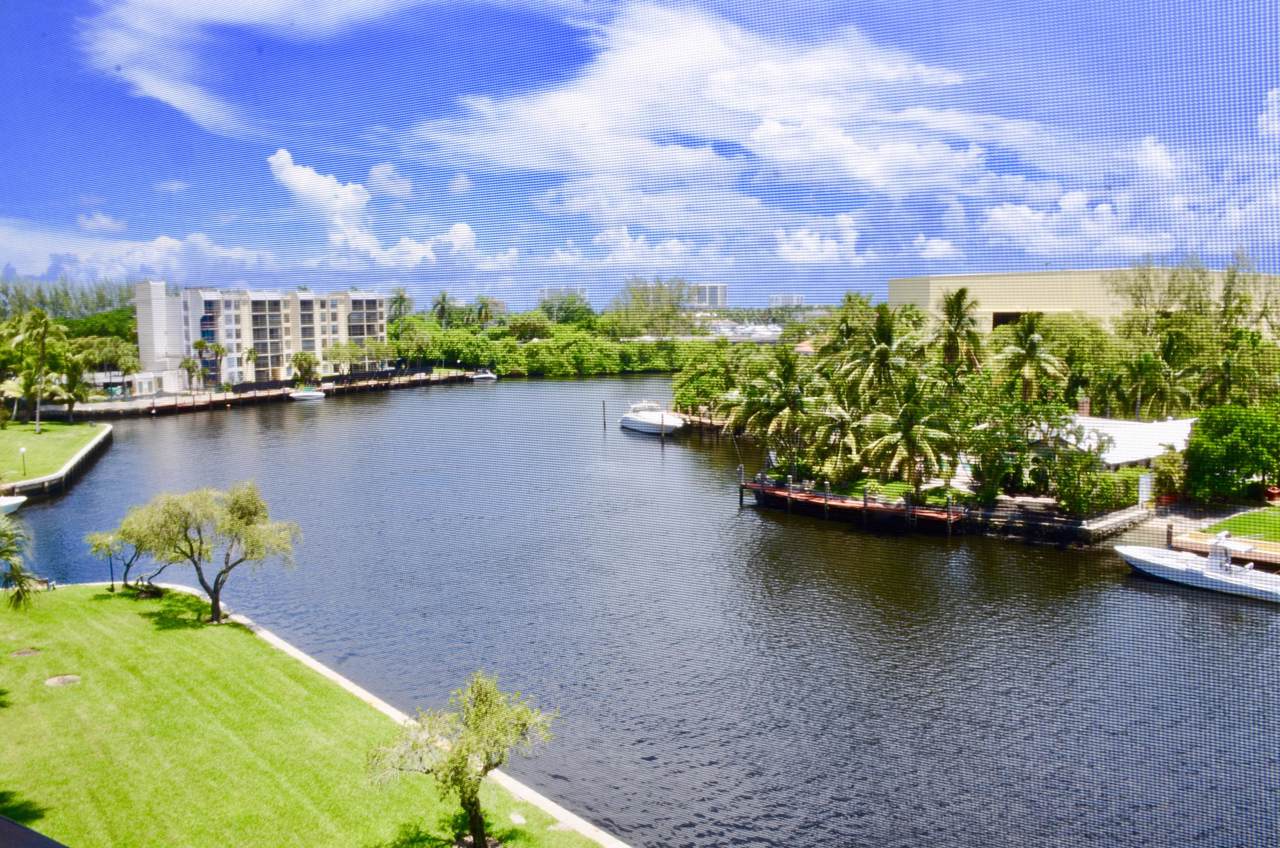13 Royal Palm Way - Photo 1