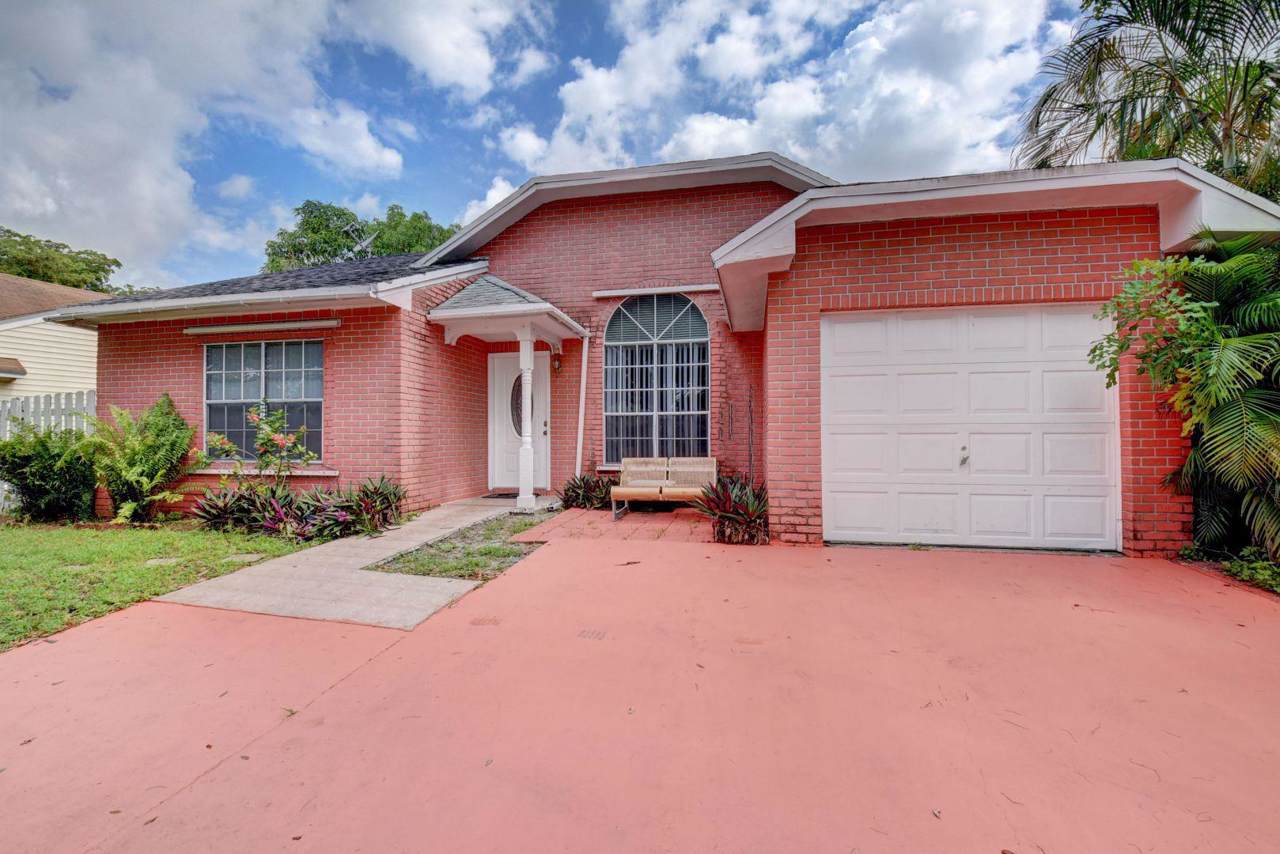 8607 14 Street - Photo 1