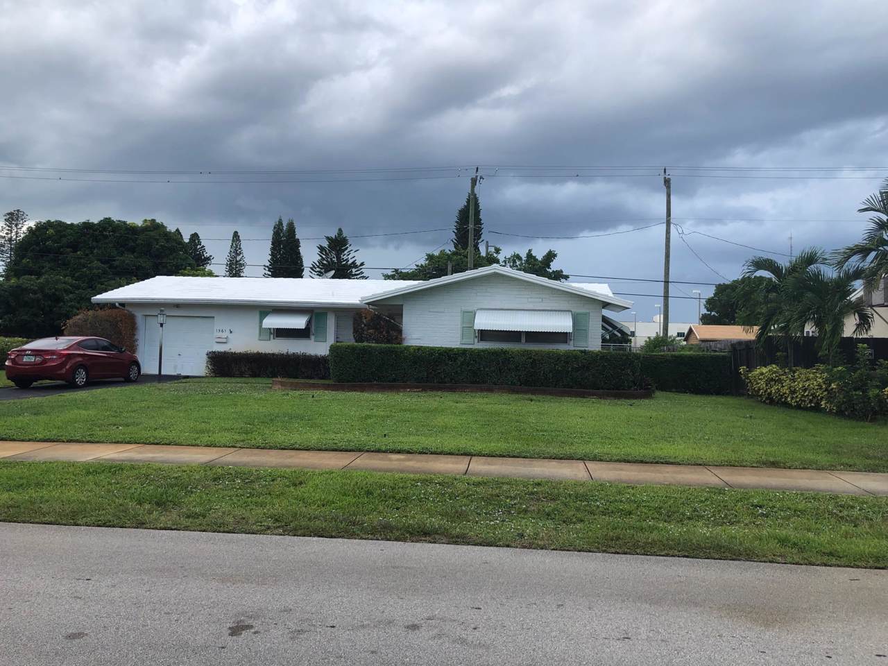 1561 39 Street - Photo 1