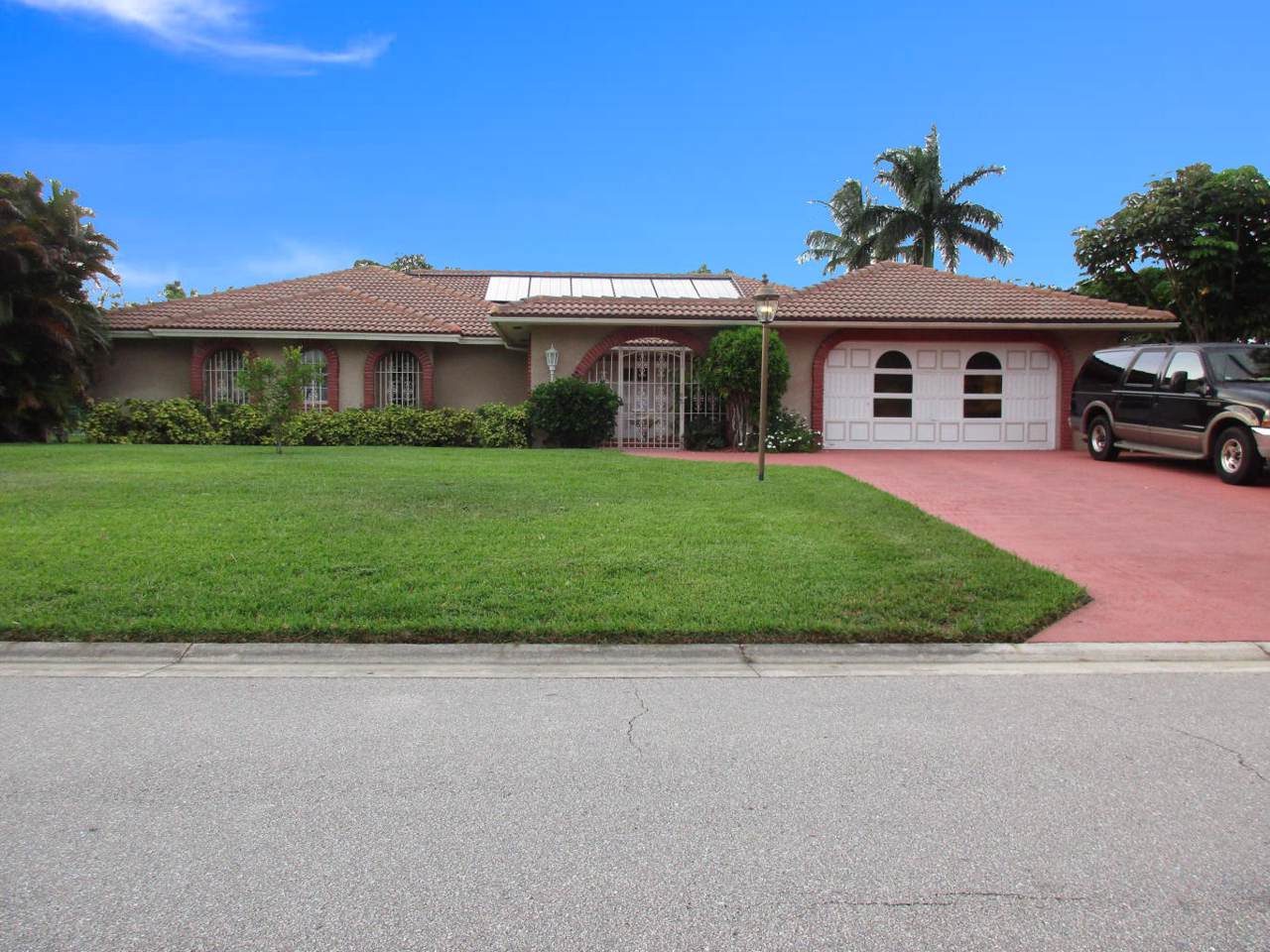524 Muirfield Drive - Photo 1