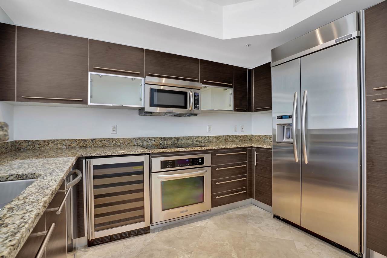 550 Okeechobee Boulevard - Photo 1