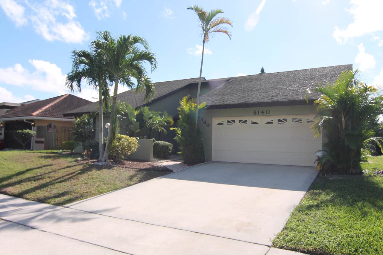 6140 Amberwoods Drive - Photo 1