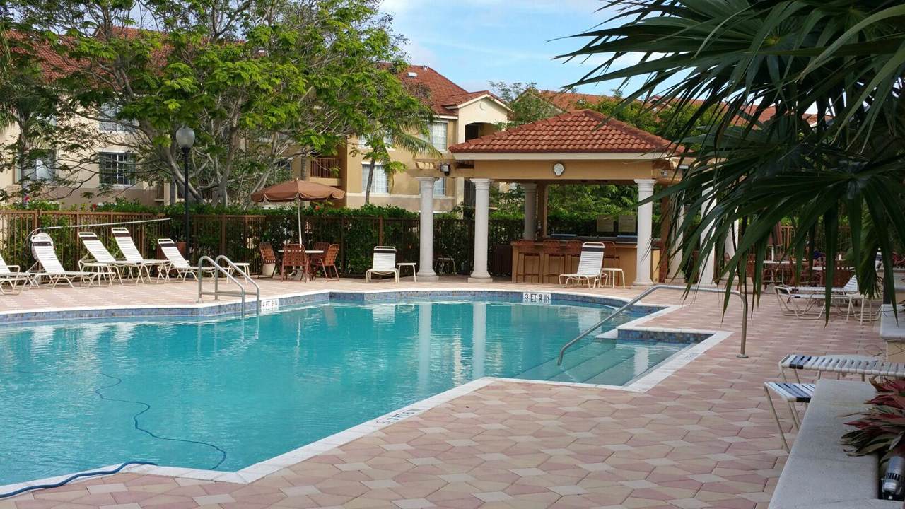 409 Villa Circle - Photo 1