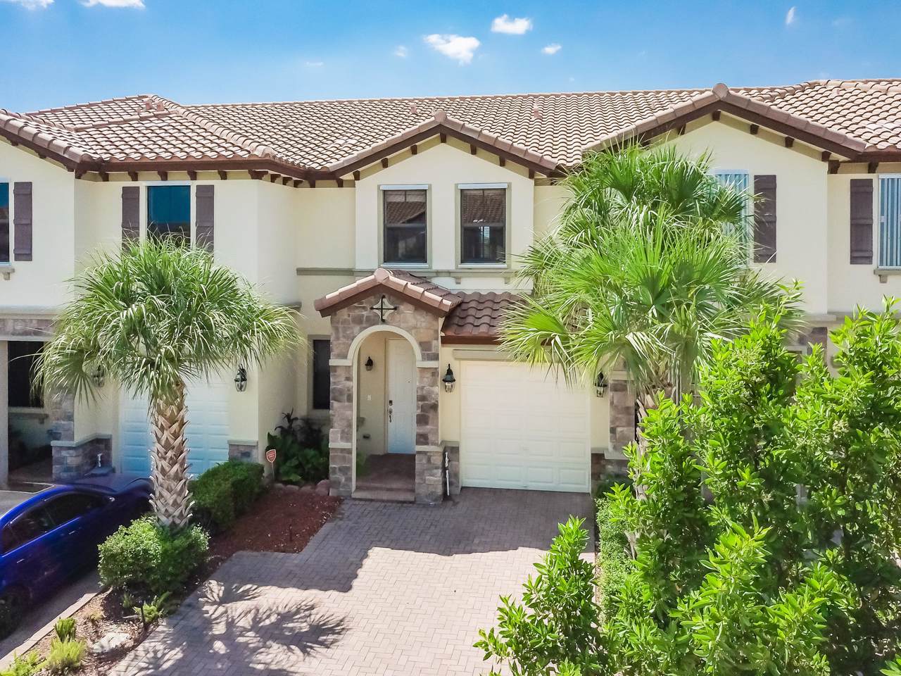 6945 Broadland Way - Photo 1