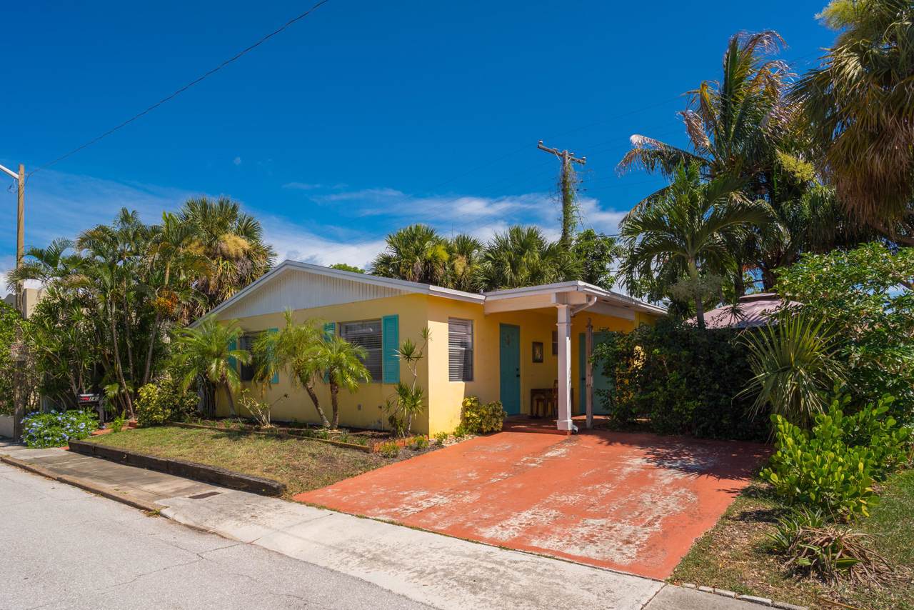240 Lytton Court - Photo 1