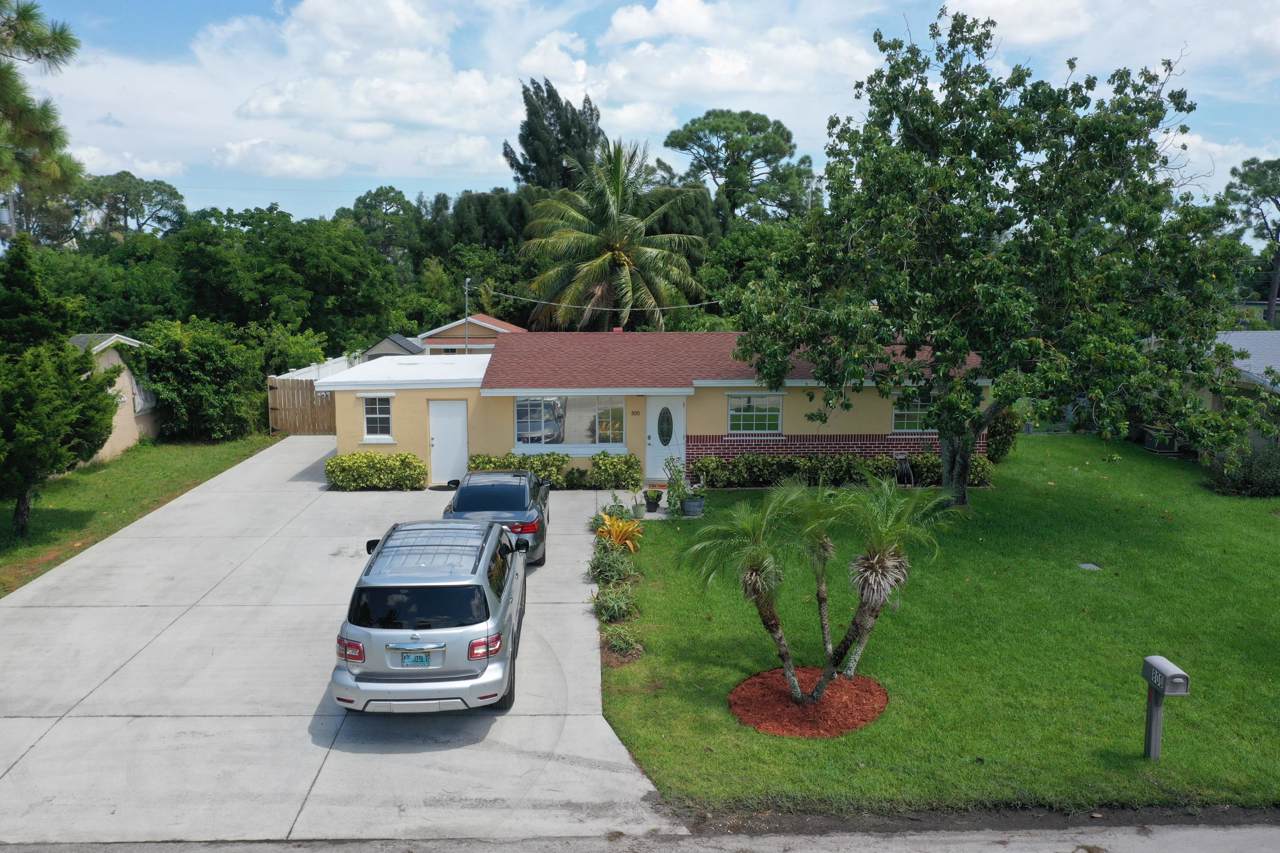 800 Mango Drive - Photo 1