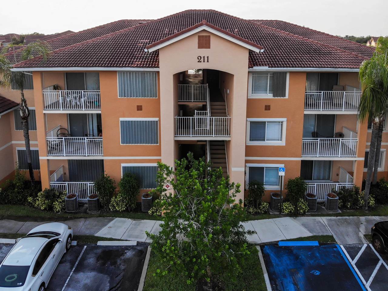 211 Palm Drive - Photo 1