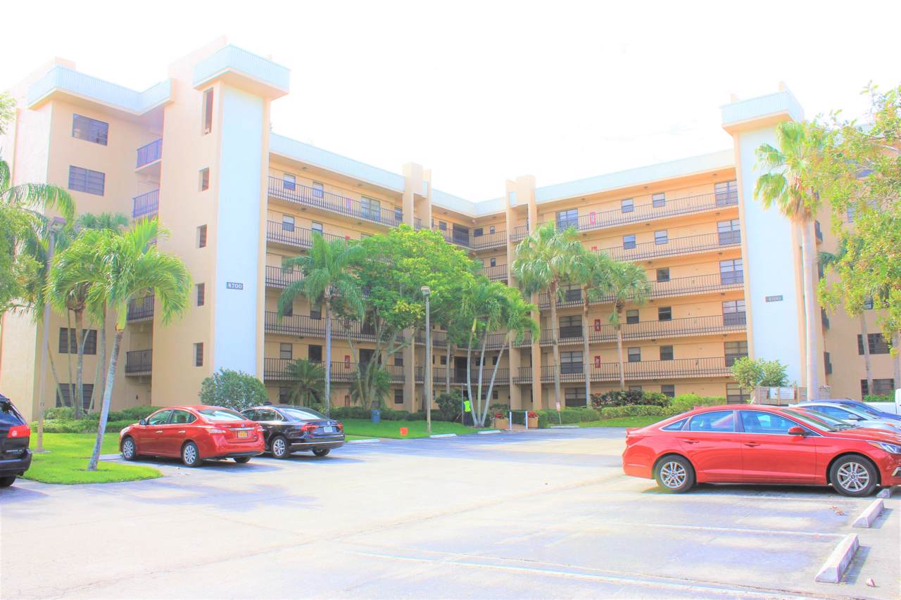 4700 Lucerne Lakes Boulevard - Photo 1
