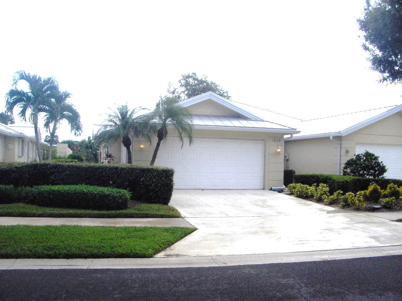 1624 Waterfall Boulevard - Photo 1