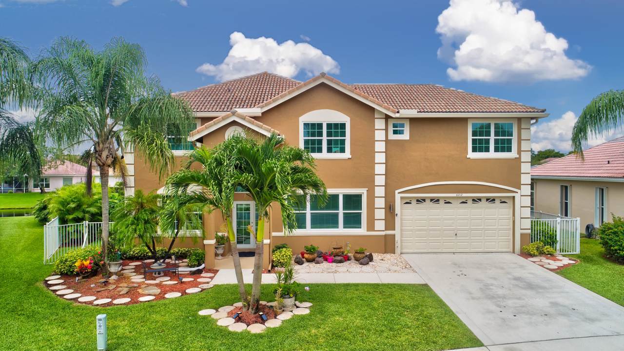 6212 Floridian Circle - Photo 1