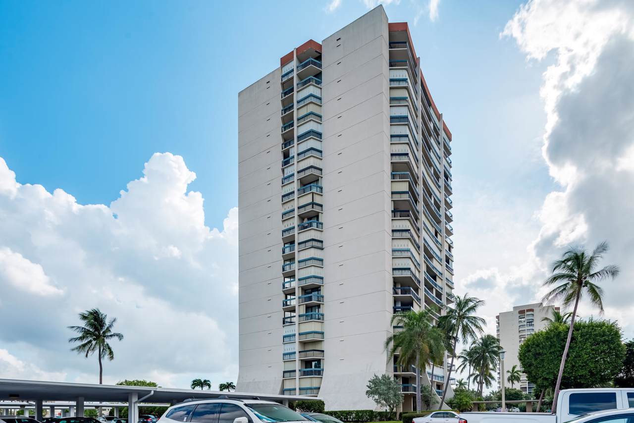 2400 Presidential Way - Photo 1