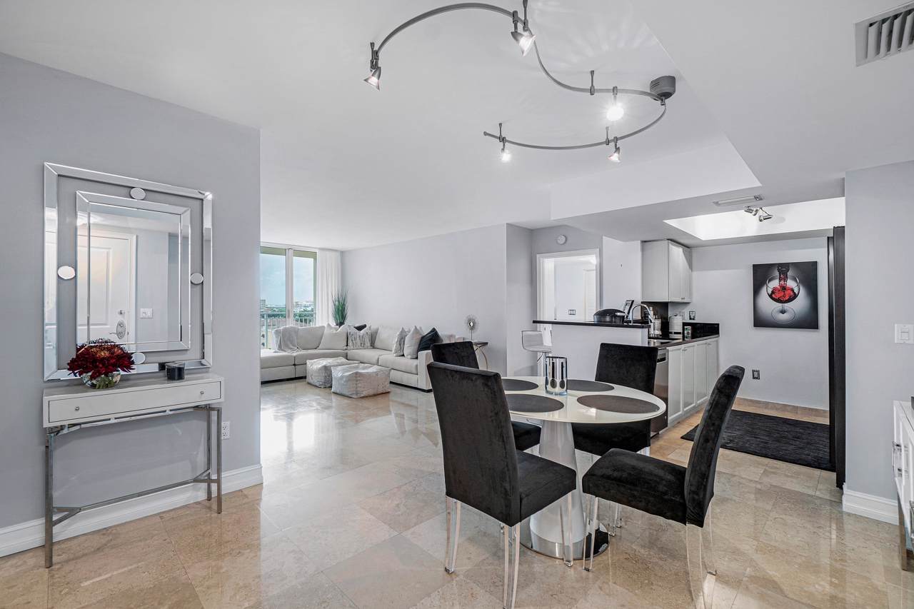 99 Mizner Boulevard - Photo 1