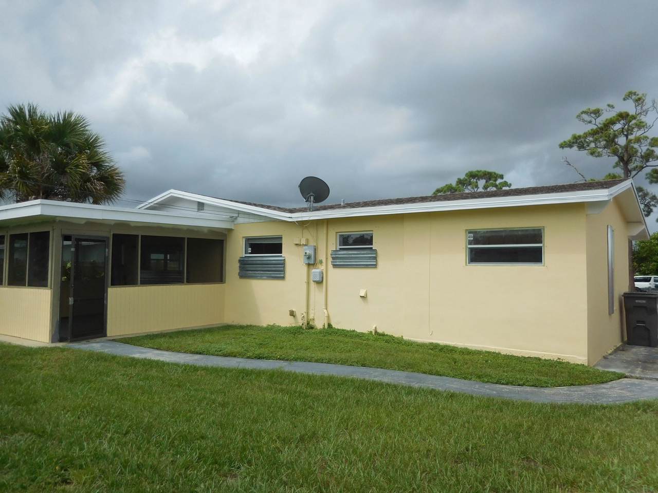 574 Vossler Avenue - Photo 1