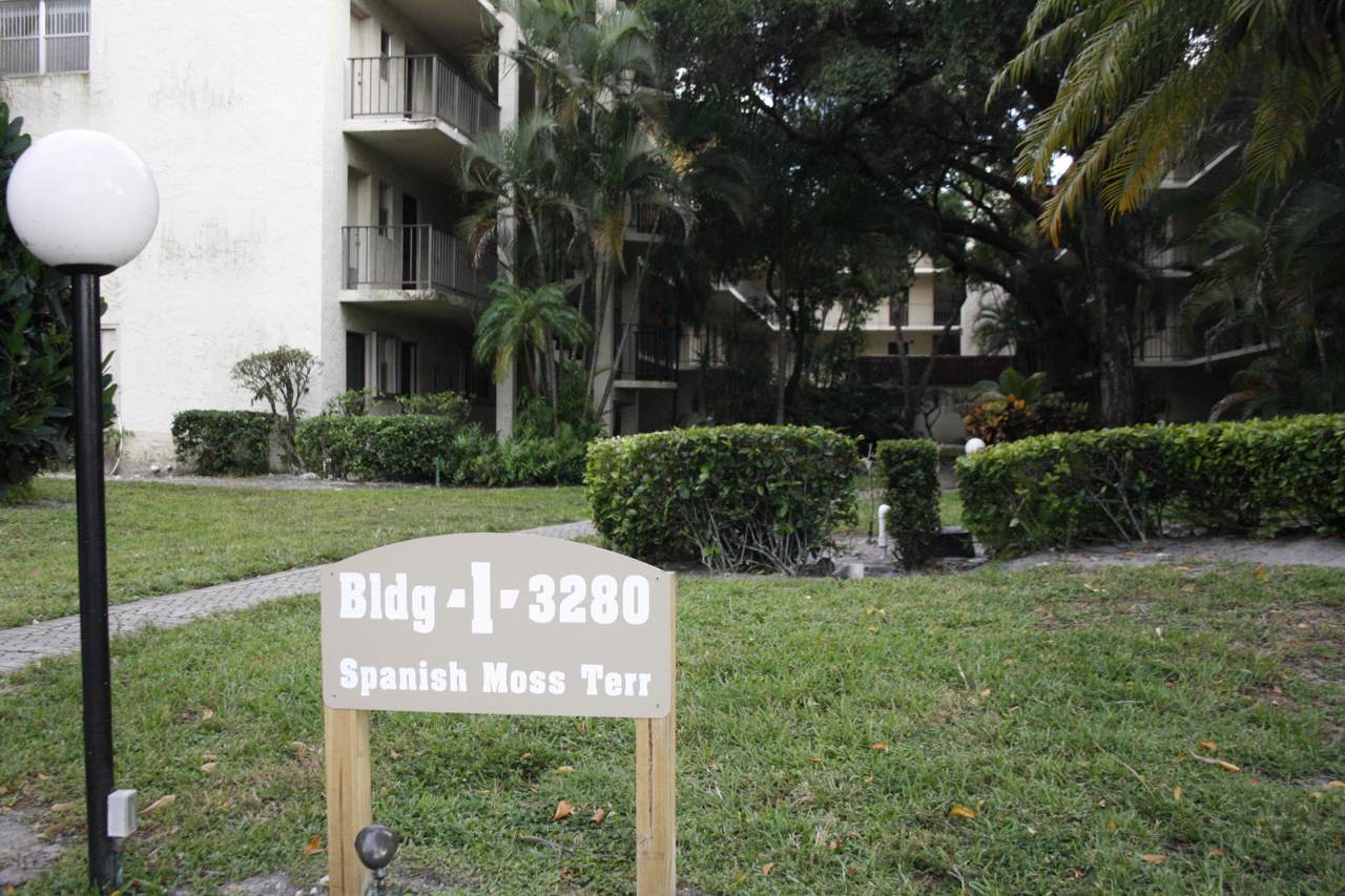 3280 Spanish Moss Terrace - Photo 1
