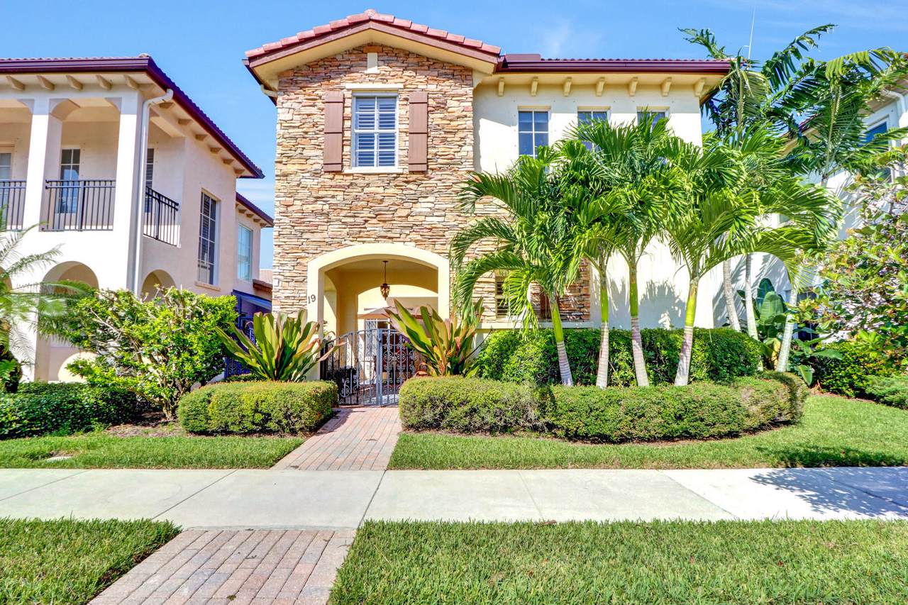 19 Stoney Drive - Photo 1
