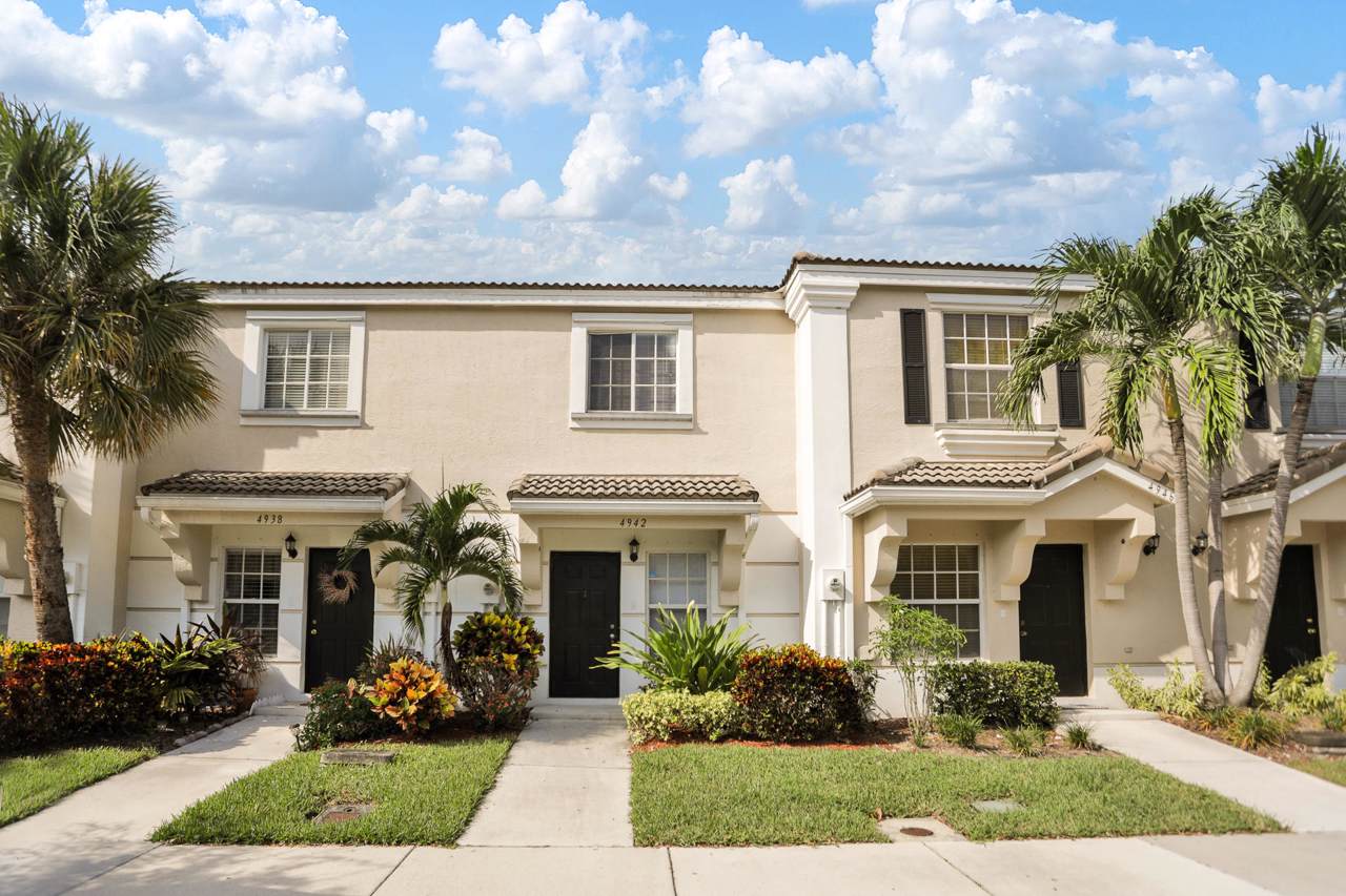 4942 Palmbrooke Circle - Photo 1