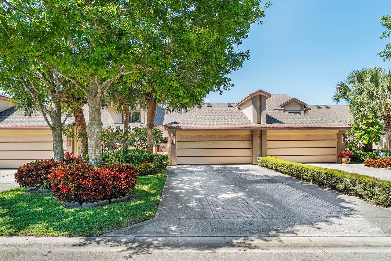 806 Landings Boulevard - Photo 1