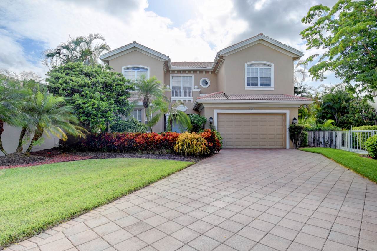 4191 Briarcliff Circle - Photo 1