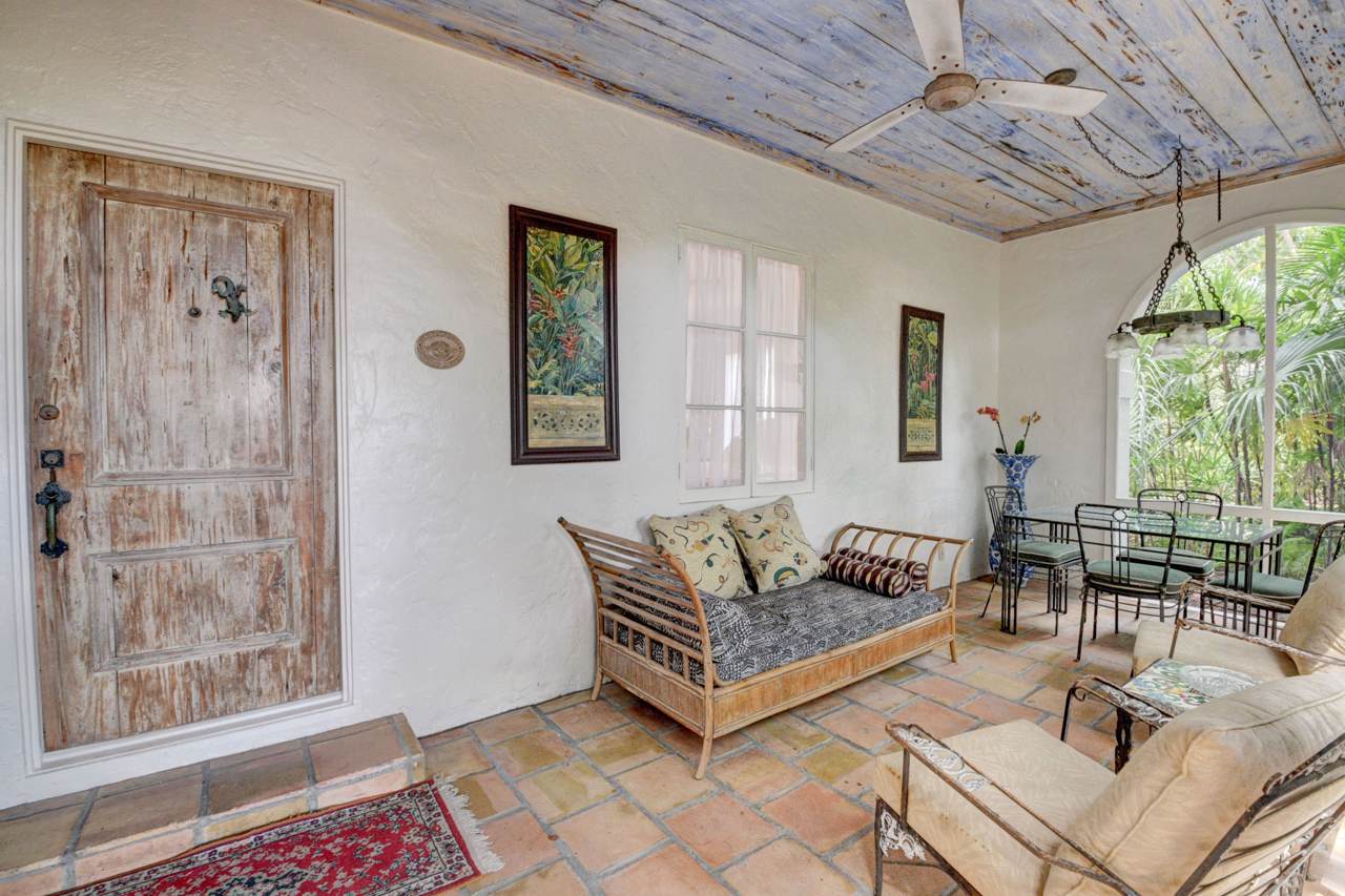 855 Alamanda Street - Photo 1