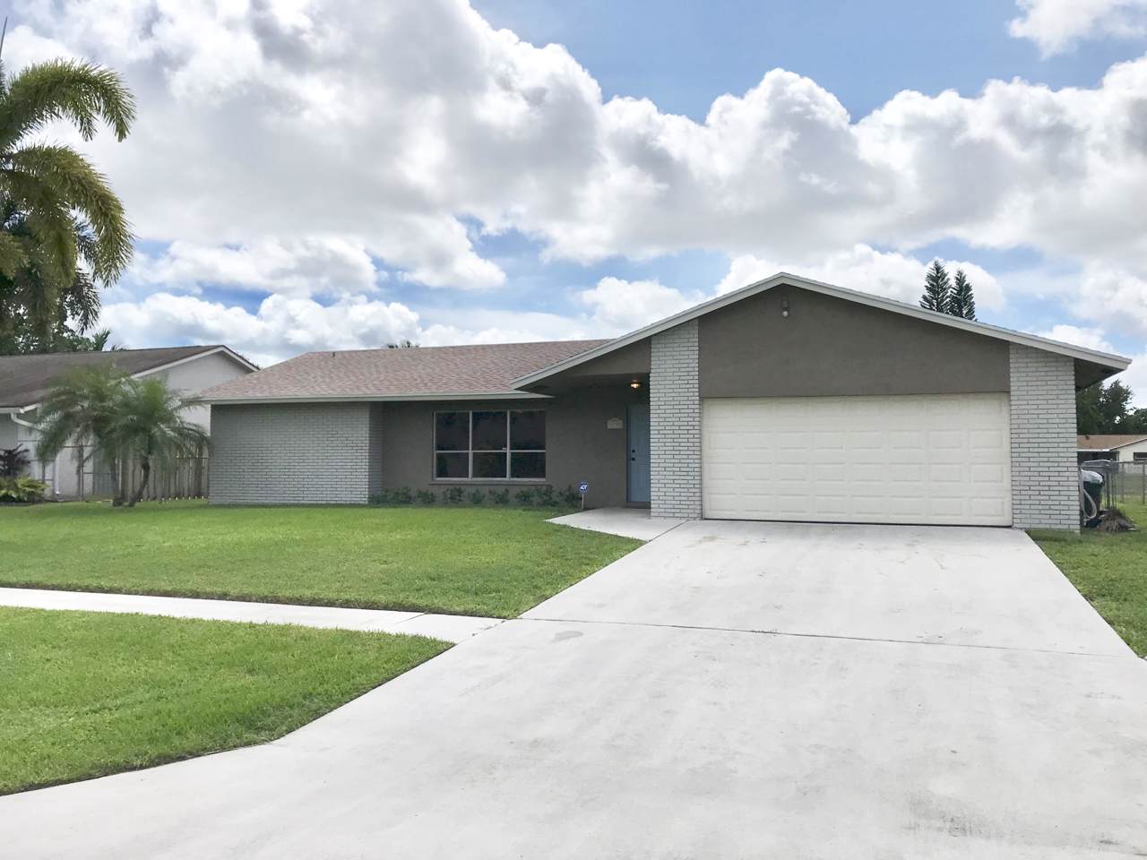 4652 Blue Pine Circle - Photo 1