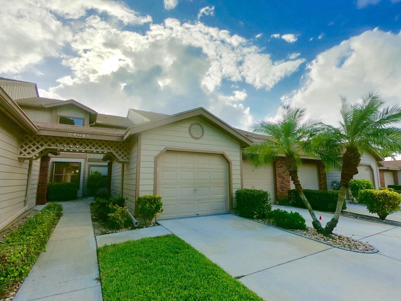 600 Crosswinds Drive - Photo 1