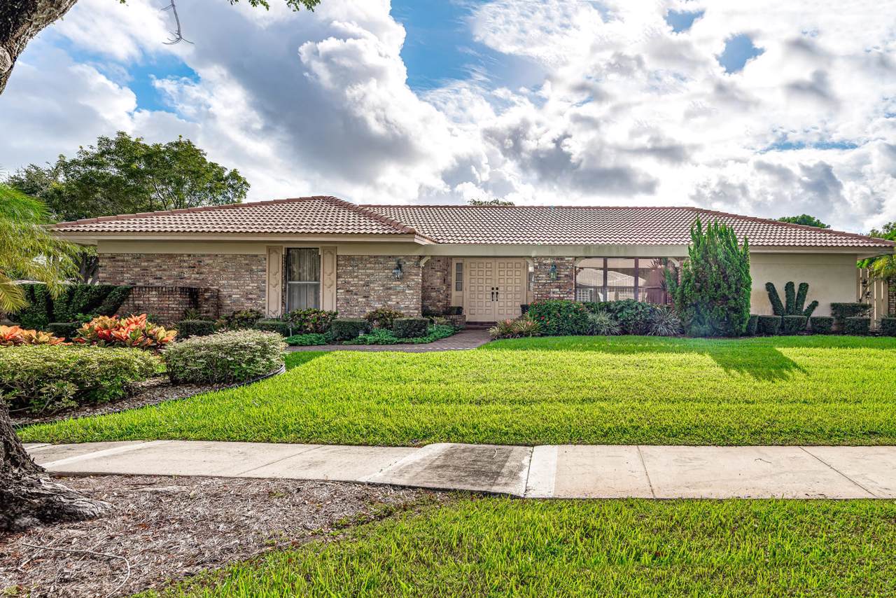 6742 Entrada Place - Photo 1