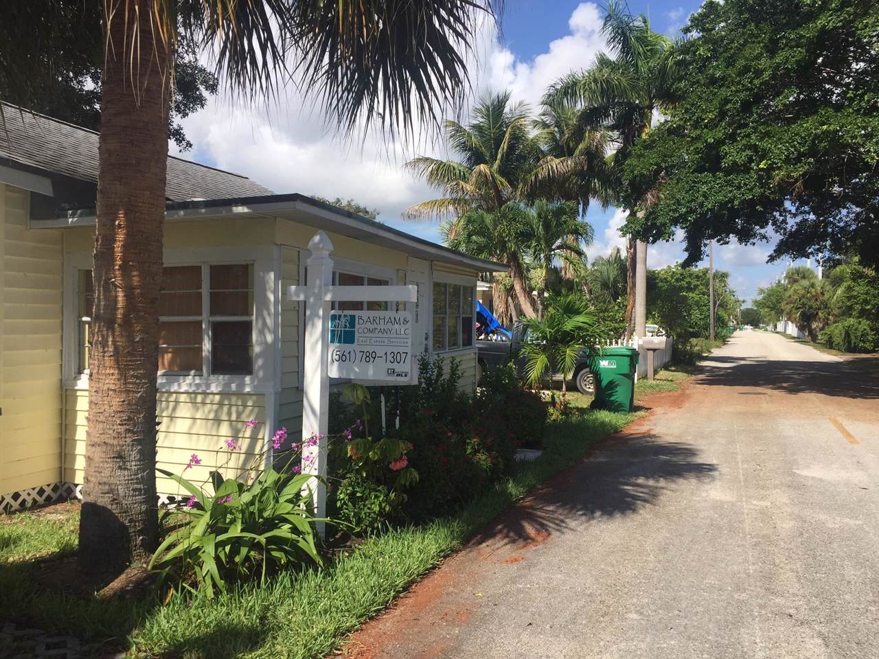 221 25th Street - Photo 1