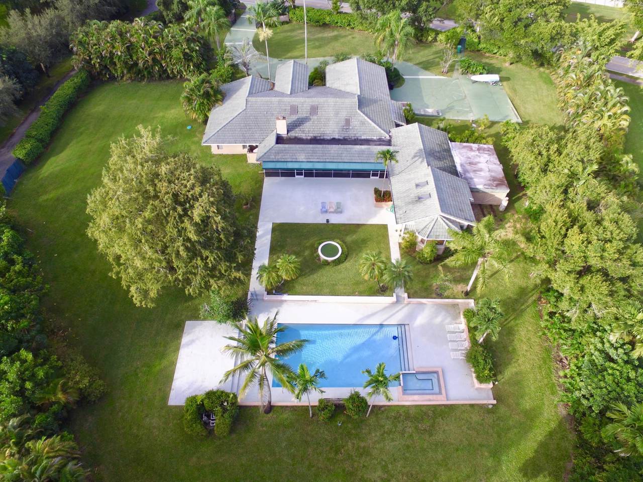 4425 96th Drive - Photo 1