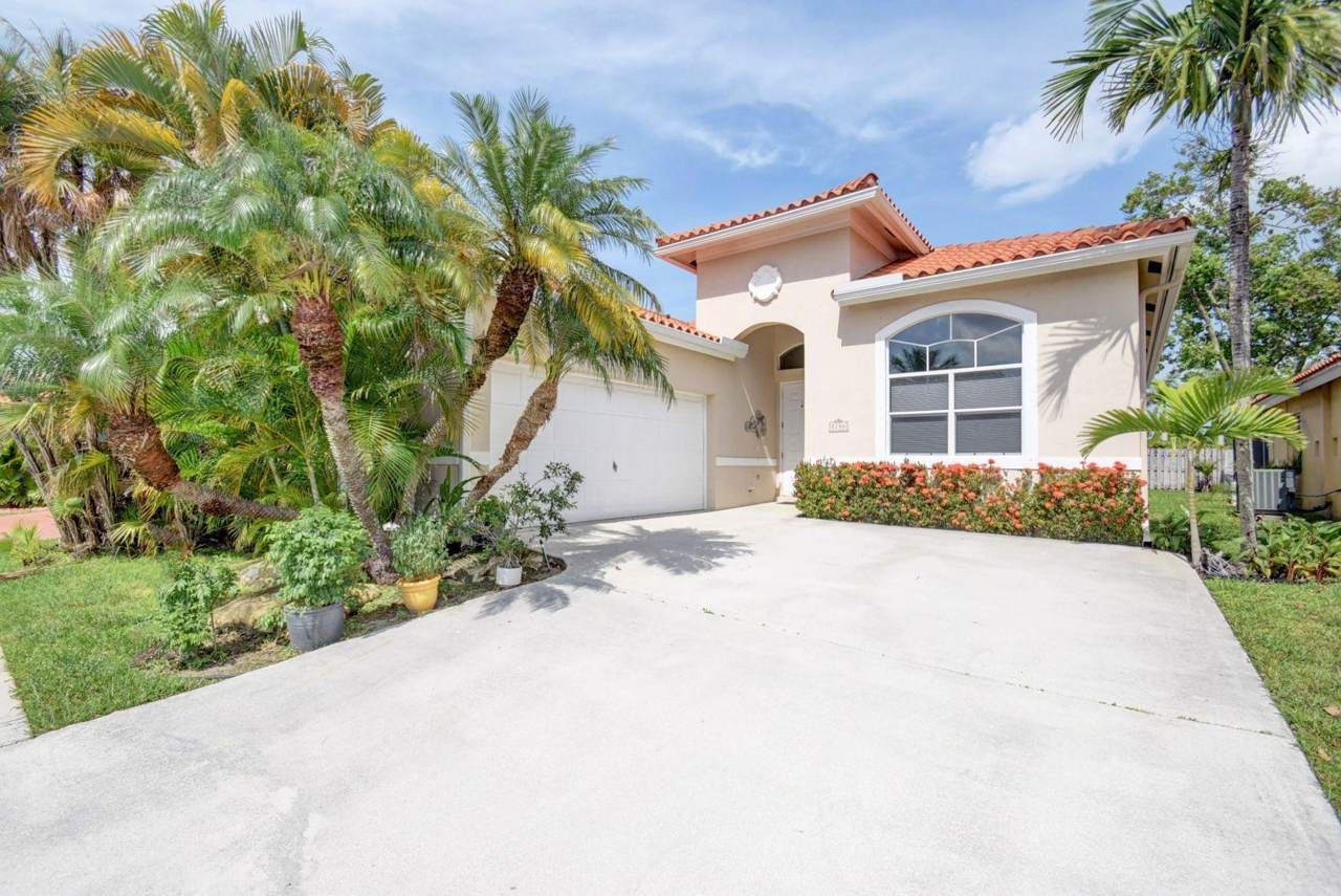 7286 Spinnaker Bay Drive - Photo 1