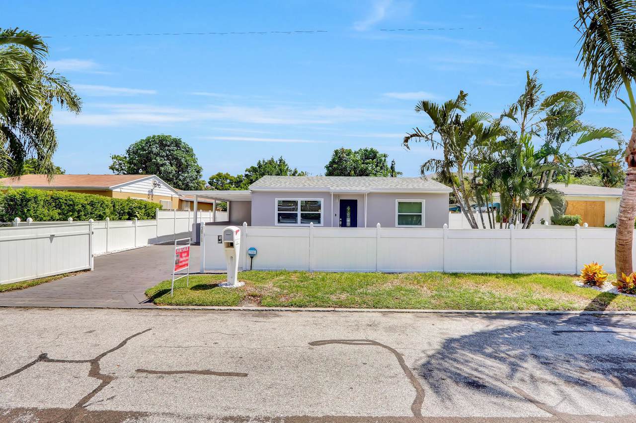 3016 Stanford Road - Photo 1