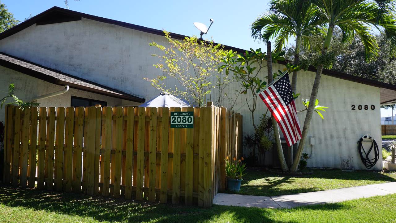 2080 Colonial Road - Photo 1