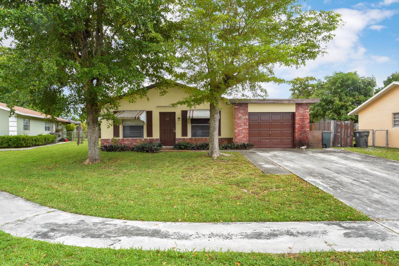 5940 Bahama Court - Photo 1