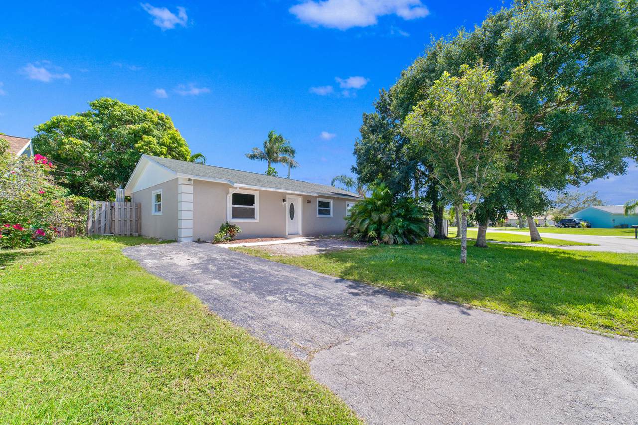 307 Daly Drive - Photo 1