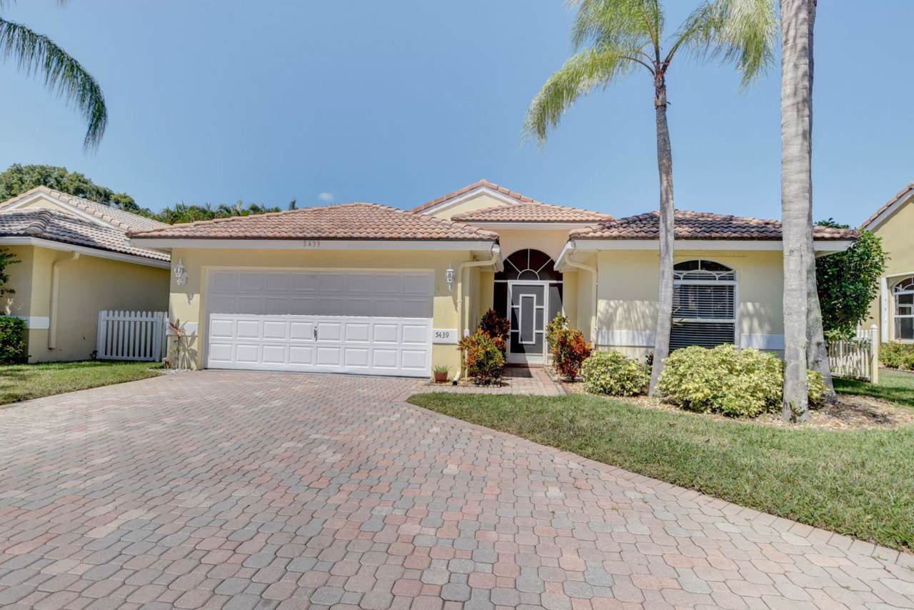 5439 Grande Palm Circle - Photo 1