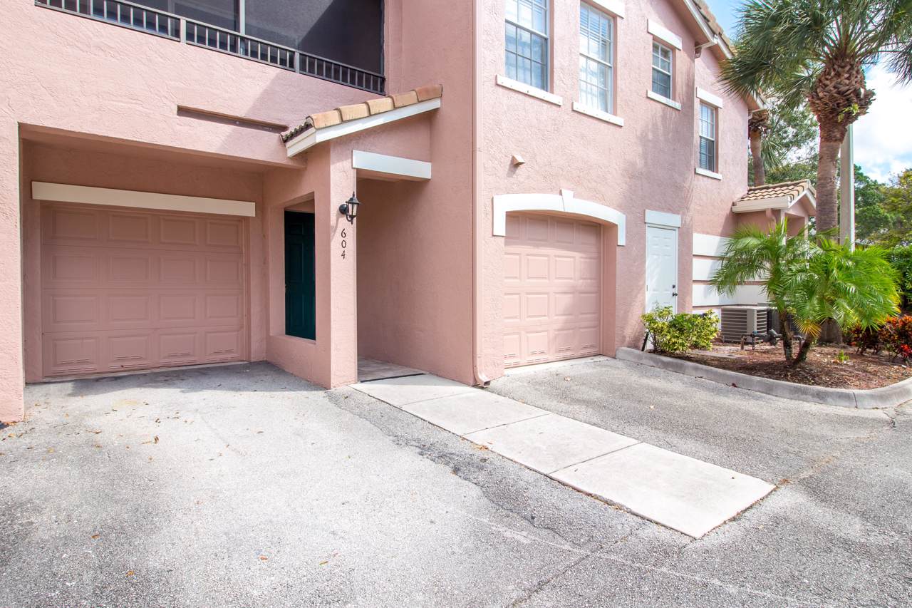 604 Belmont Place - Photo 1