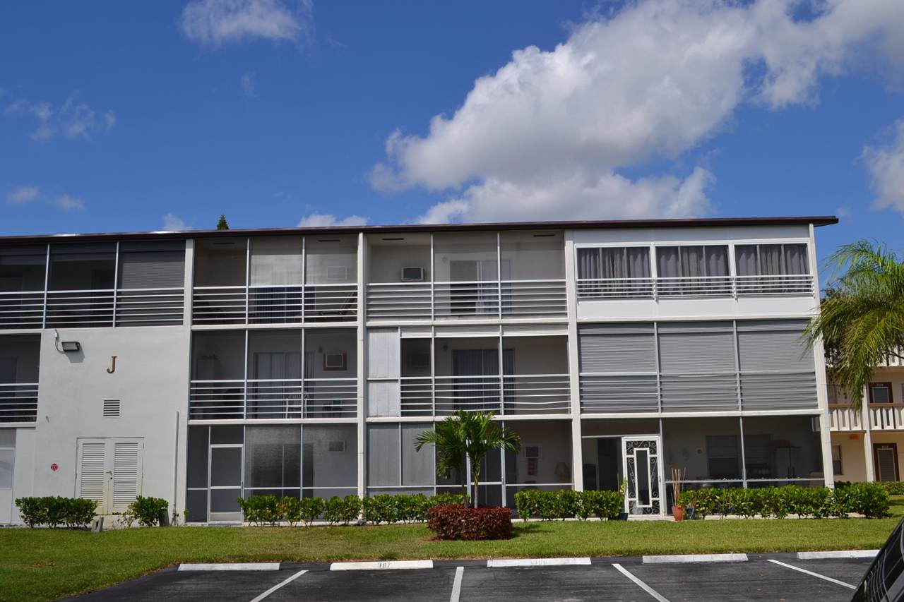 415 Mansfield J - Photo 1