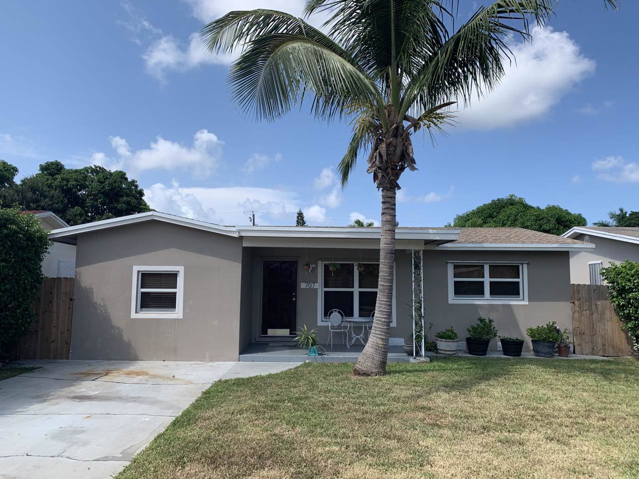 707 Broward Street - Photo 1 707 Broward Street - Photo 1