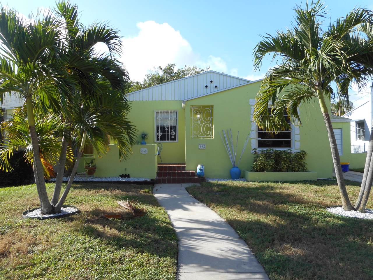 442 38th Street - Photo 1