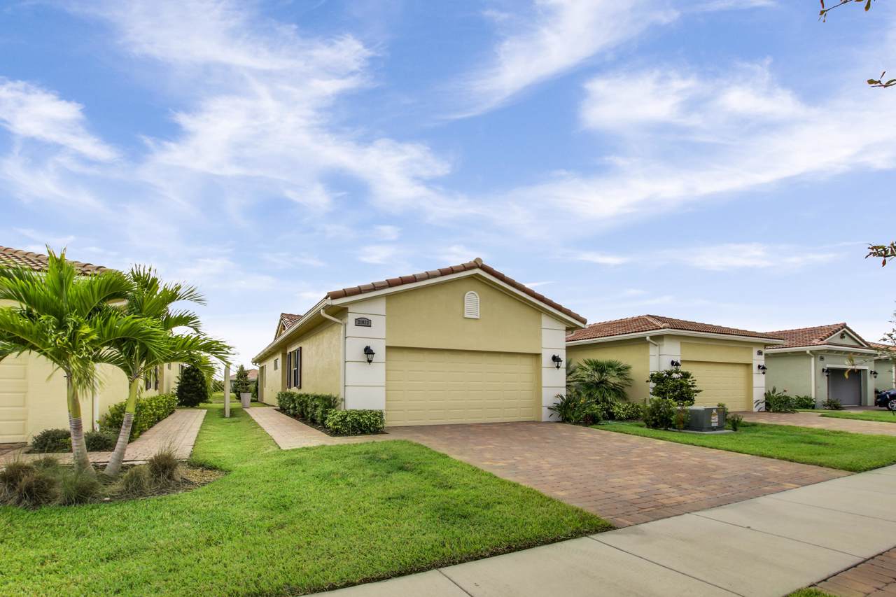 21033 Modena Way - Photo 1