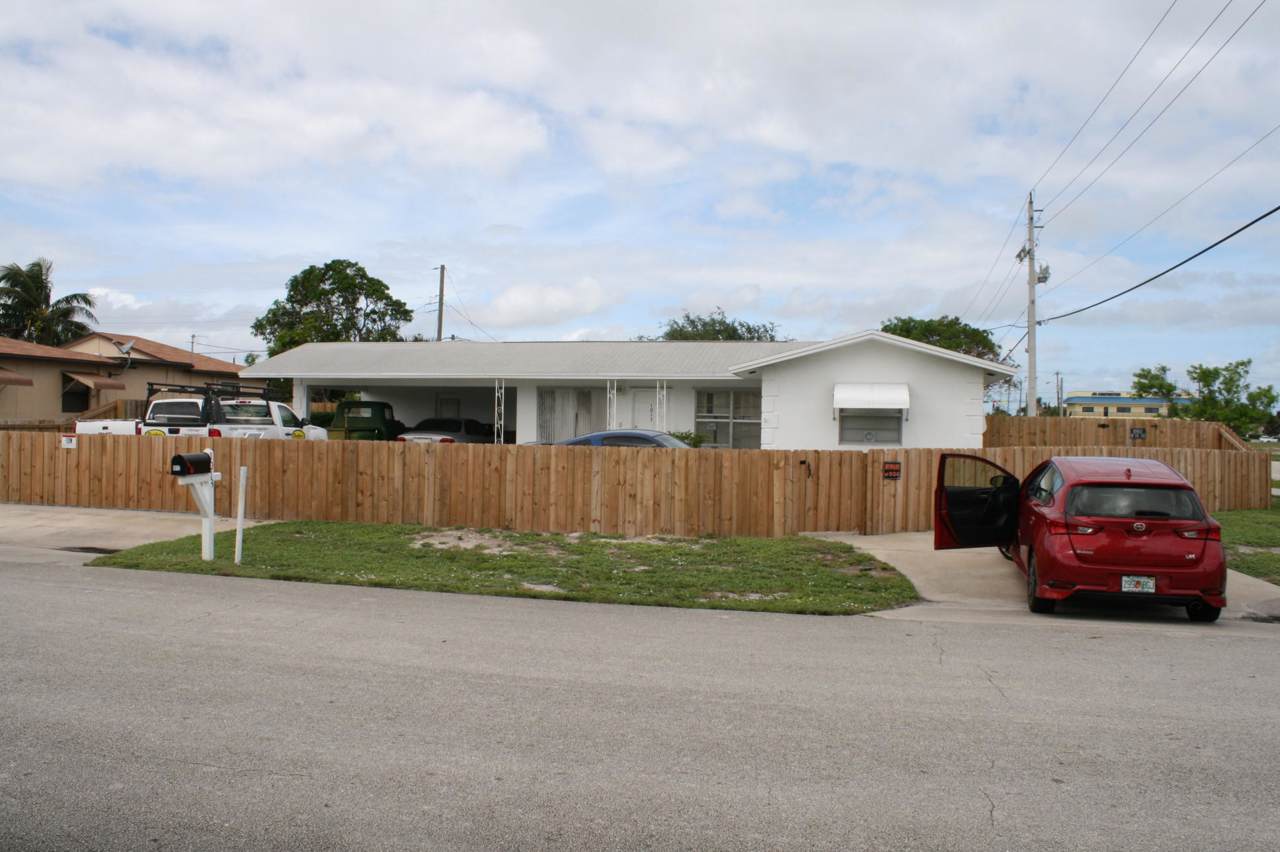 1013 Florence Road - Photo 1