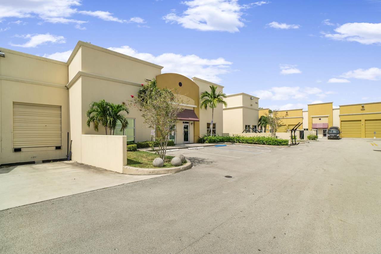 10412 State Road 84 - Photo 1