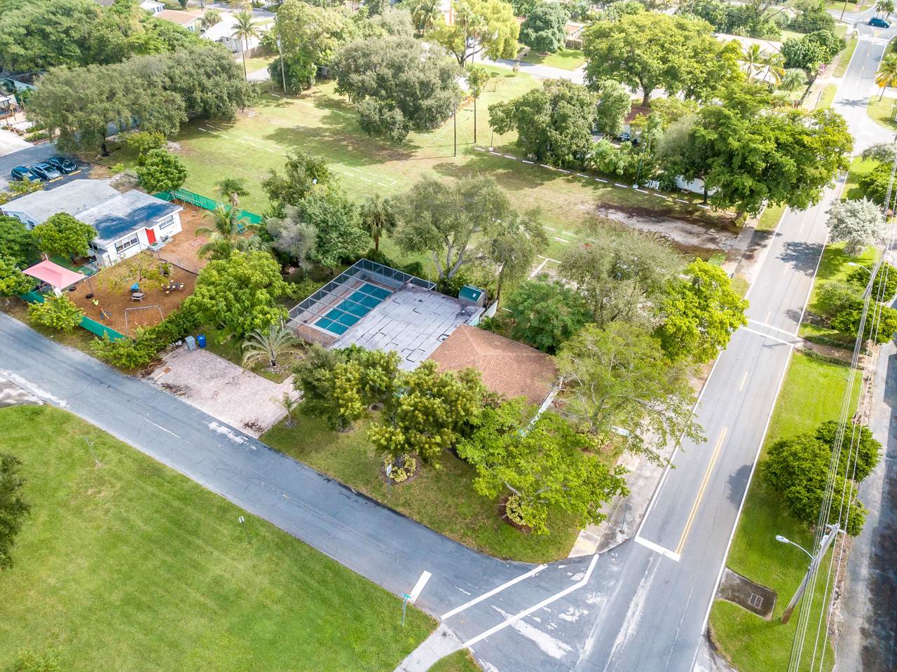 901 4th Street - Photo 1