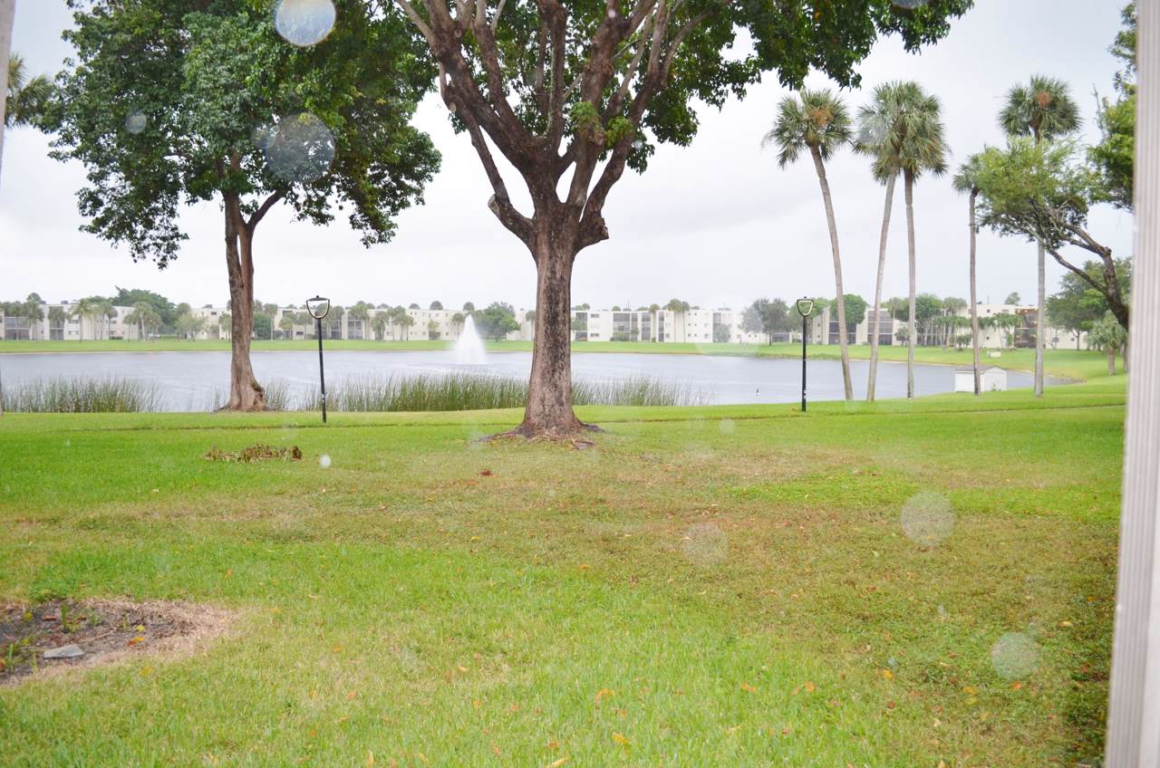 5220 Las Verdes Circle - Photo 1