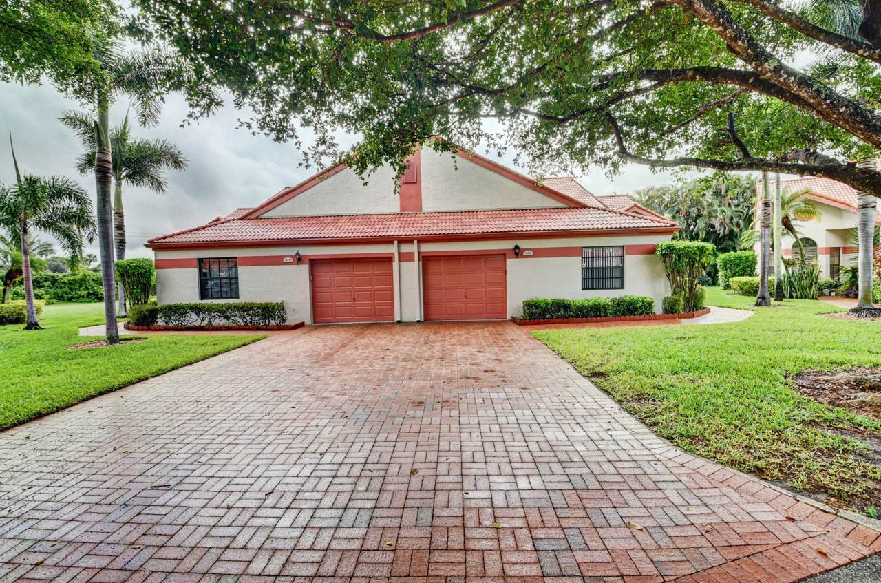 7529 Lexington Club Boulevard - Photo 1