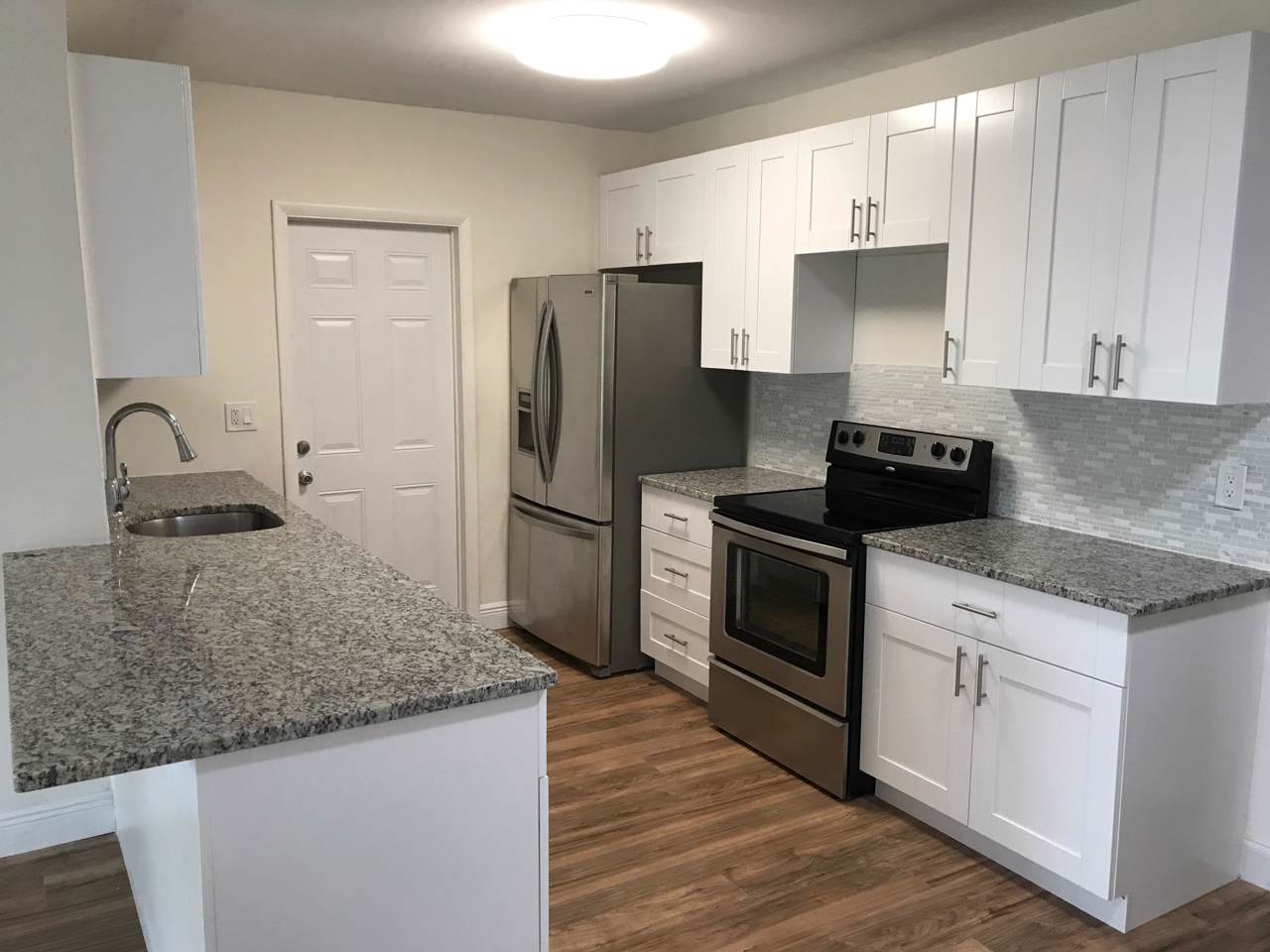 929 Broward Street - Photo 1