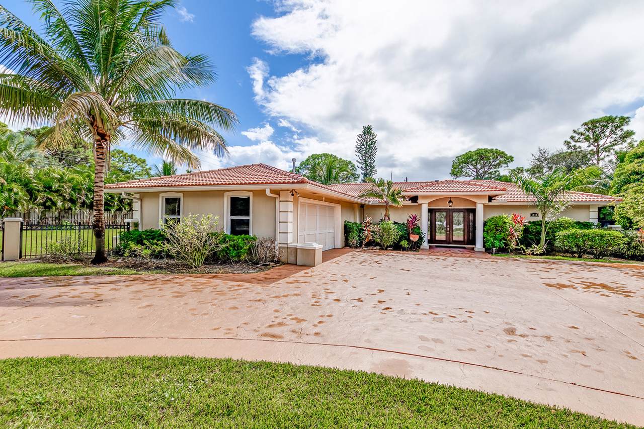 5600 River Club Circle - Photo 1
