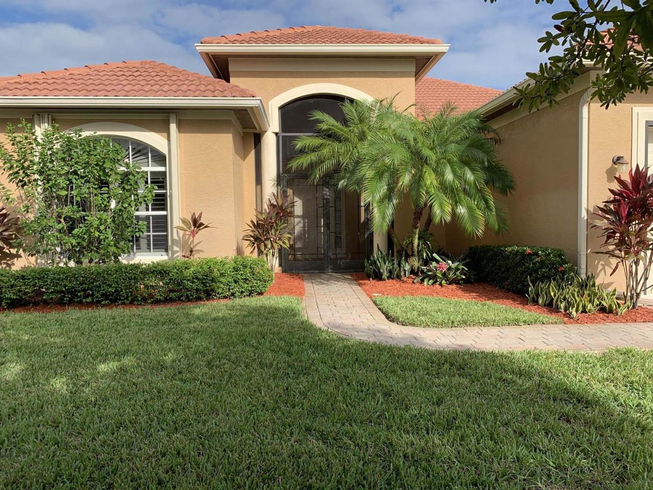 366 Sheffield Circle - Photo 1